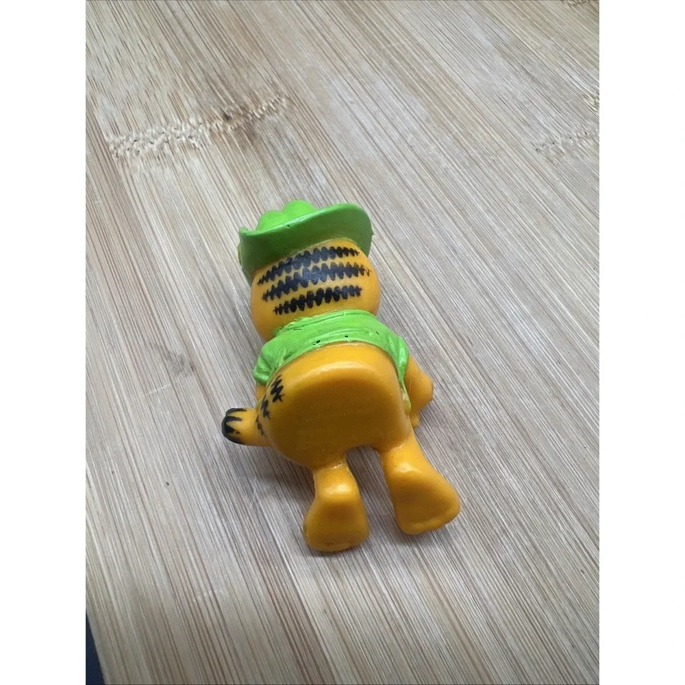 1981 Garfield the Cat Safari Figure Driver Green Hat PVC Vintage Toy